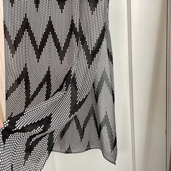 Black and White Printed Maxi Skirt with side slits and inner skirt lining, Small - Picture 3 of 8